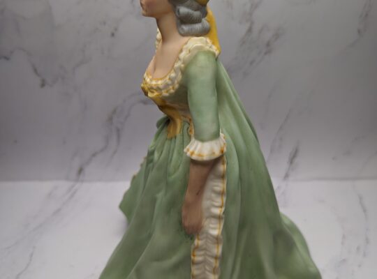 Franklin Mint Marie Antoinette Figurine 1982
