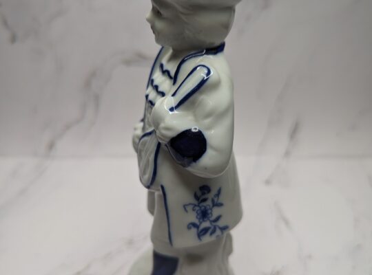 Colonial Dandy Figurine in Delft Blue Palette