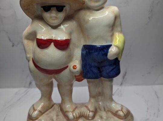 Florida Vacation Couple Figurine 1989