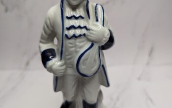 Colonial Dandy Figurine in Delft Blue Palette