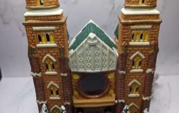 Noma Dickensville Village Porcelain Lighted C