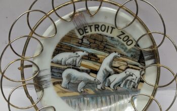 DETROIT ZOO POLAR BEARS Ceramic Souvenir Plat